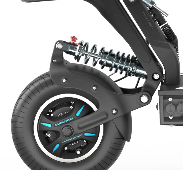 Nahaufnahme des Vorderrads mit Feder und Nabenmotor.