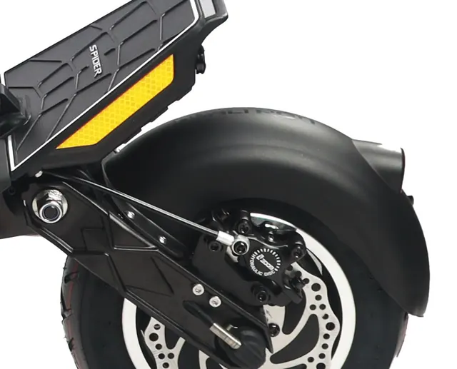 Dualtron Spider Max, gros plan sur la roue arrière et le disque de frein